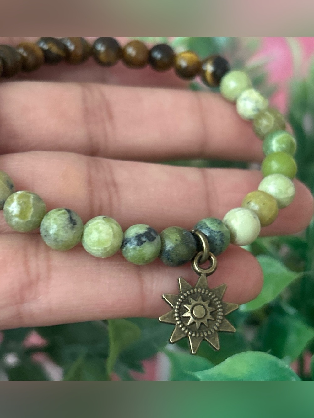 Handmade Chinese chrysoprase & tigers eye beaded bracelet with sun charm - Picture 4 of 4